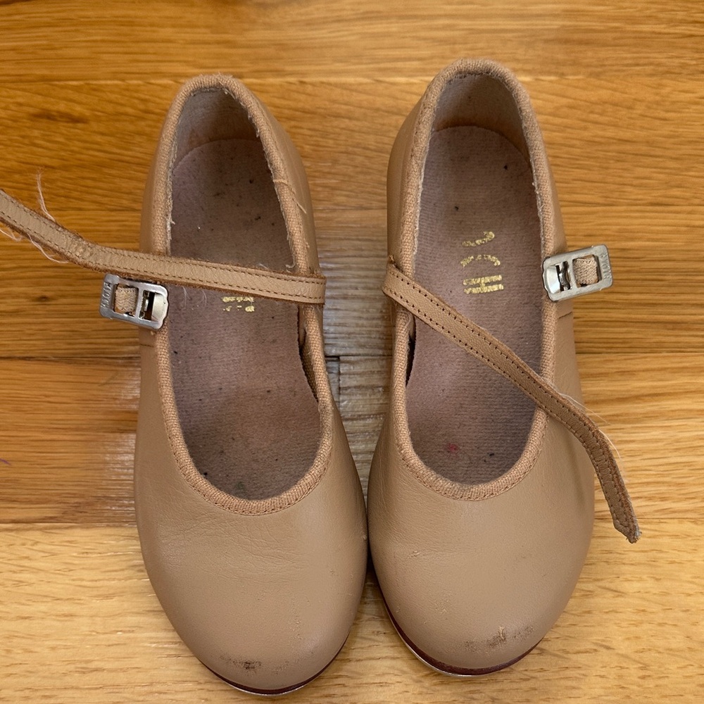 Tan Girls Tap Shoes with Buckle Strap